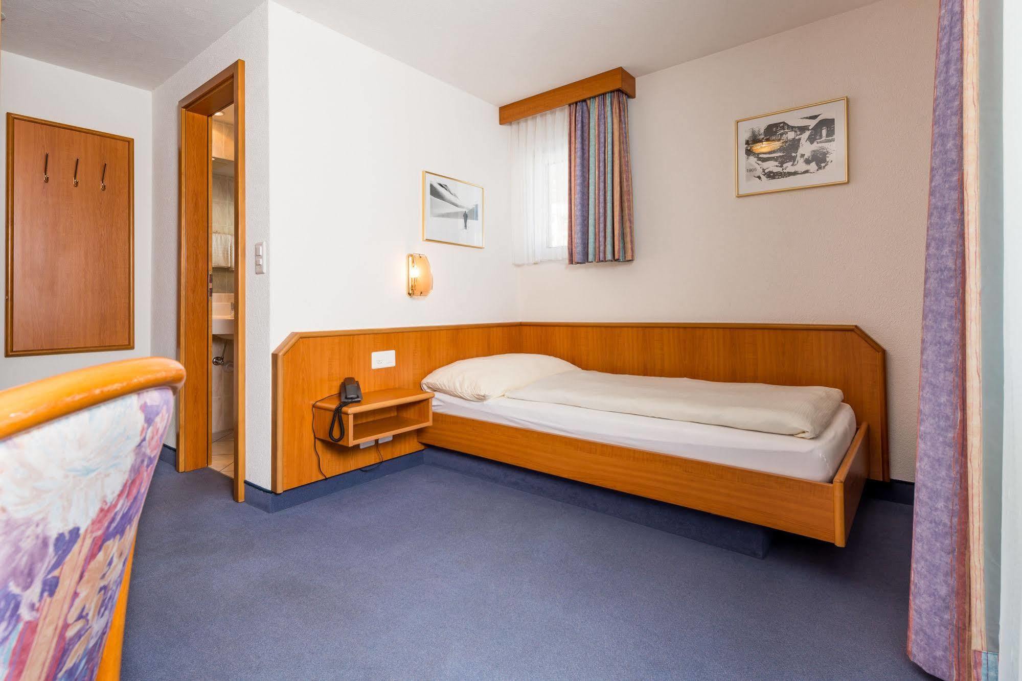 Hotel Alpenperle Saas-Fee Exterior photo